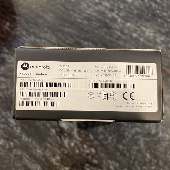 Moto E - Motorola smartphone. Brand new. Box still sealed by manufacturer. - Picture 3 of 3